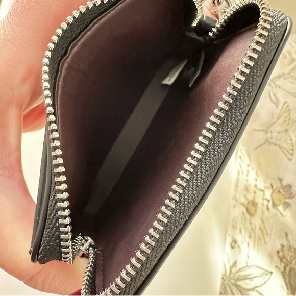 Coach Zip Card Case With Heart Bolt Print CW453 - Picture 6 of 12